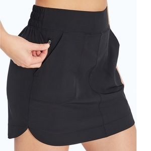 Cute and Comfy Marika Black Active Skort Size L